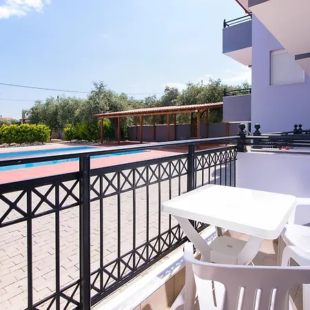 Platanos לימנריה