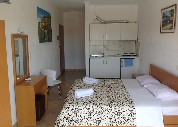 Platanos Apartament *