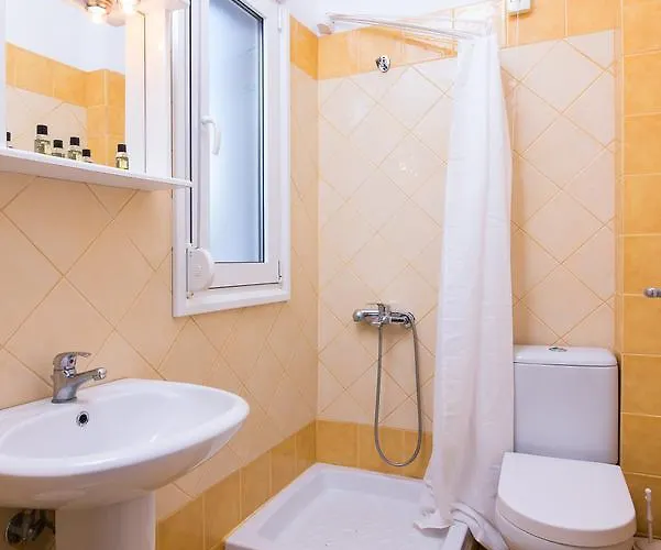 Platanos Apartament *